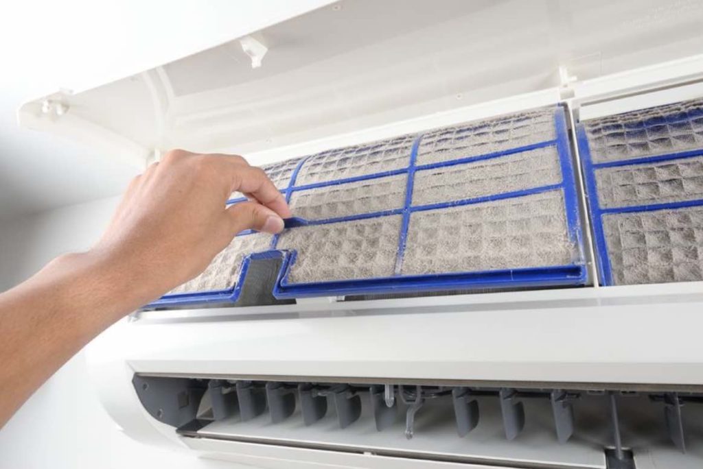 تنظيف مكيفات فلبينيين